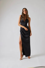 Load image into Gallery viewer, Bianca and Bridgett / Peony / Black
