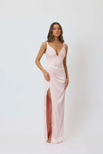 Load image into Gallery viewer, Bianca and Bridgett / Peony / Blush
